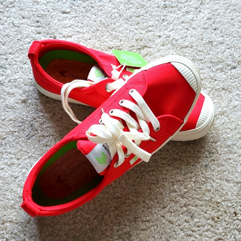Cariuma canvas sneaker